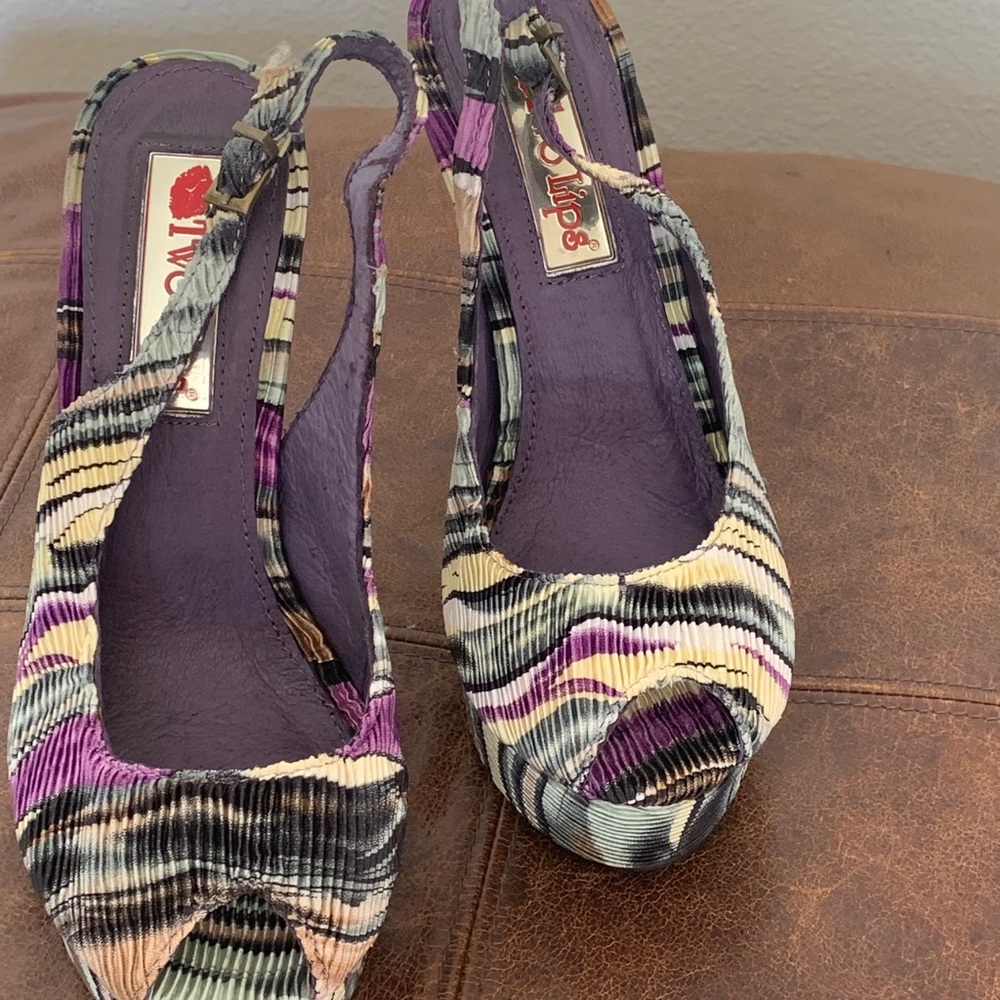 Two Lips Heels - Picture 2 of 7